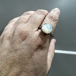 Pandora 925 Serenity Mother of Pearl Twist size 8 ladies ring